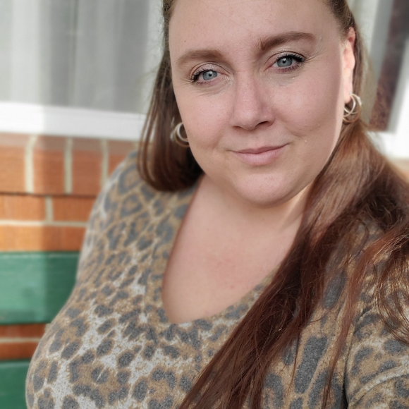 Meet your Posher, Candice - Picture 1 of 1